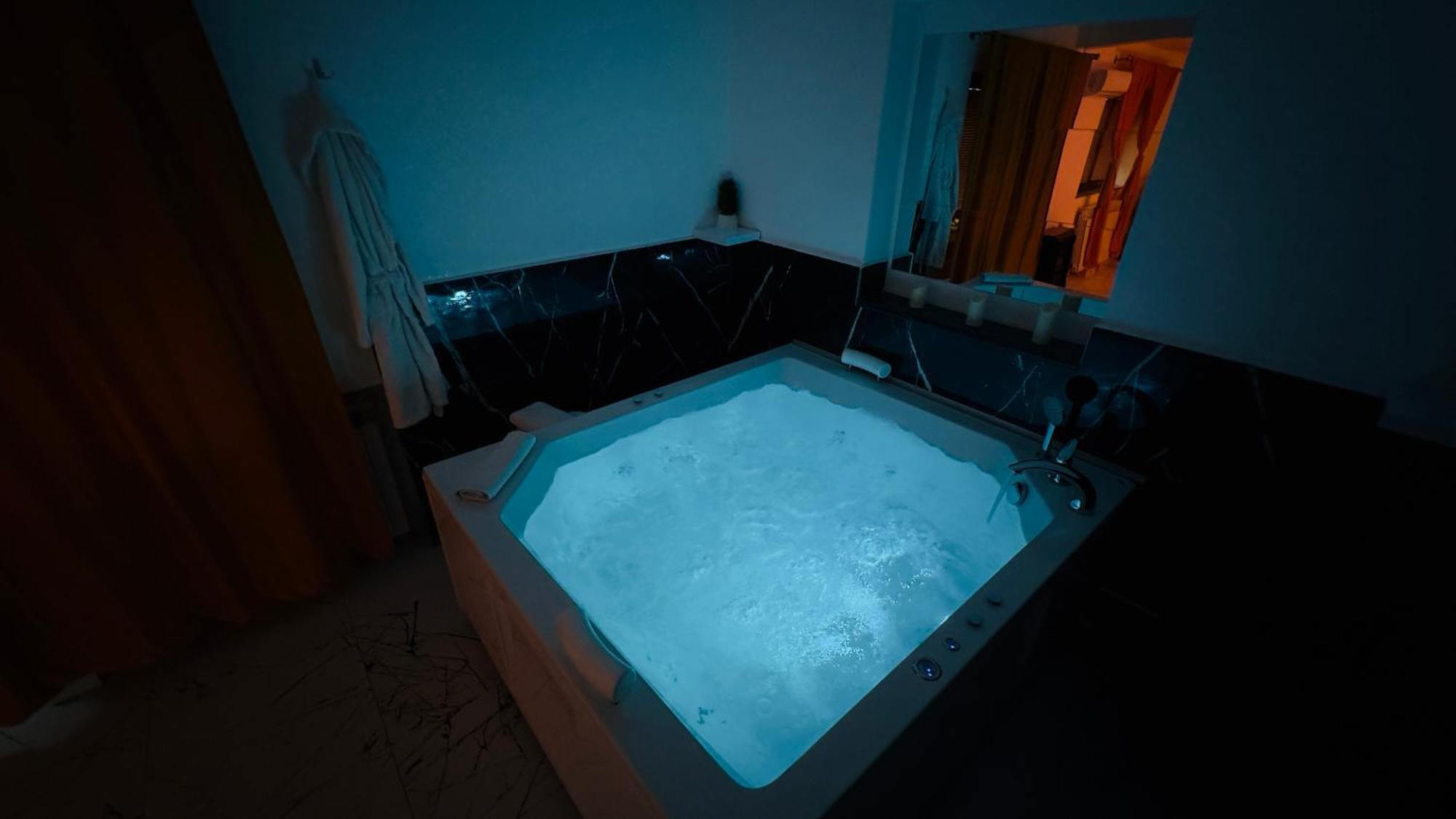 Hedonist Spa Jacuzzi Sarajevo Free Parking Bagian luar foto