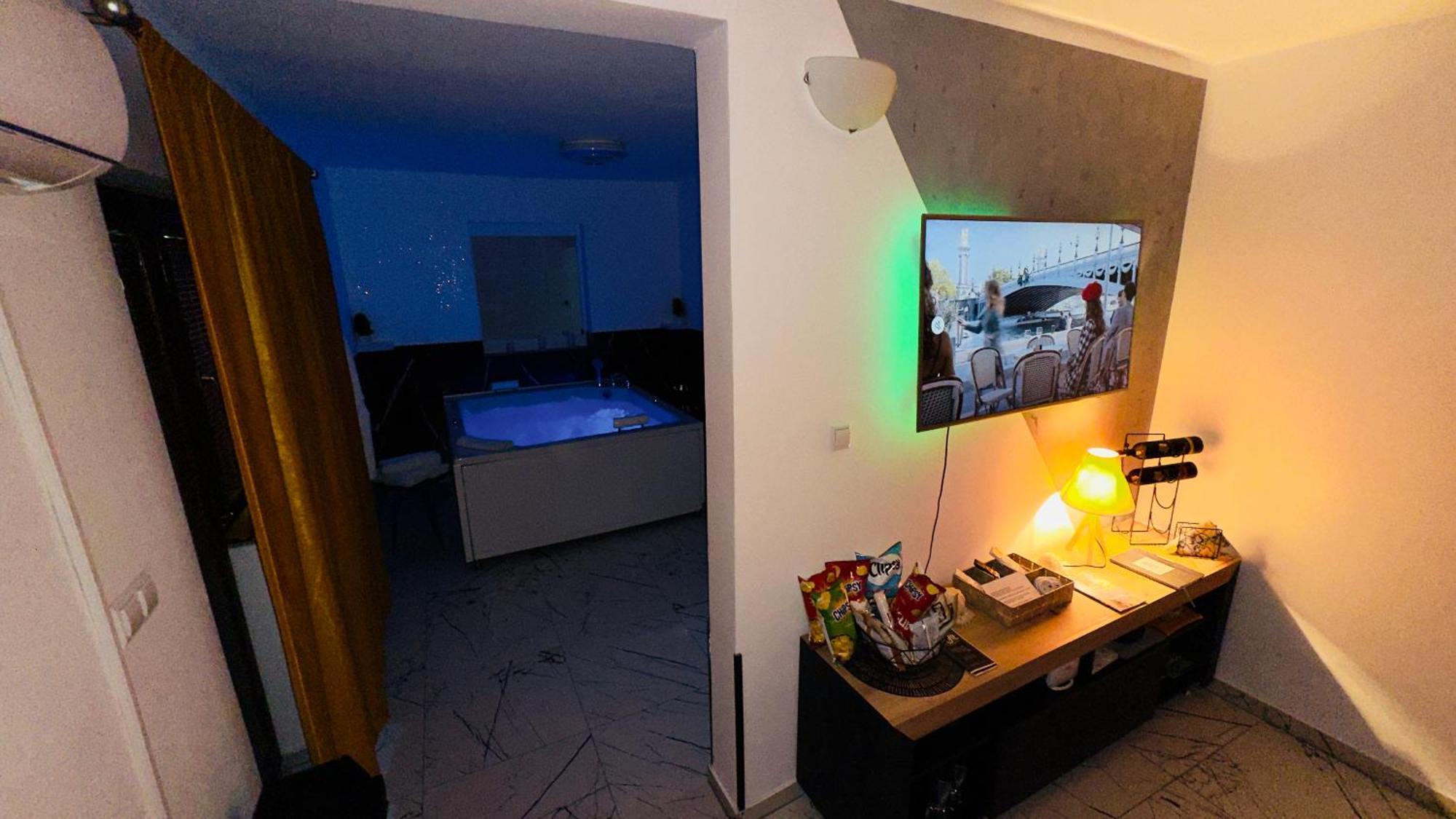 Hedonist Spa Jacuzzi Sarajevo Free Parking Bagian luar foto